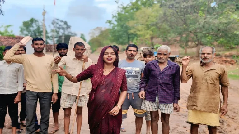 बघेली भाभी” Leela Sahu: पेट में बच्चा, आवाज़ बुलंद और सड़क की लड़ाई